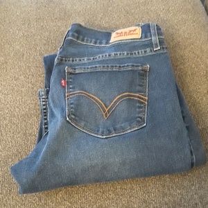 Levi stretchy jeans